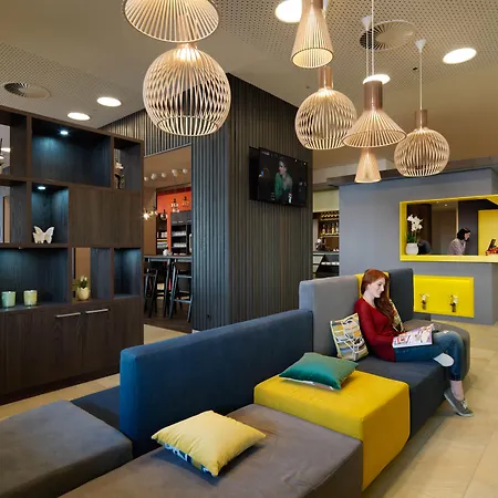 Hwest Hotel-2